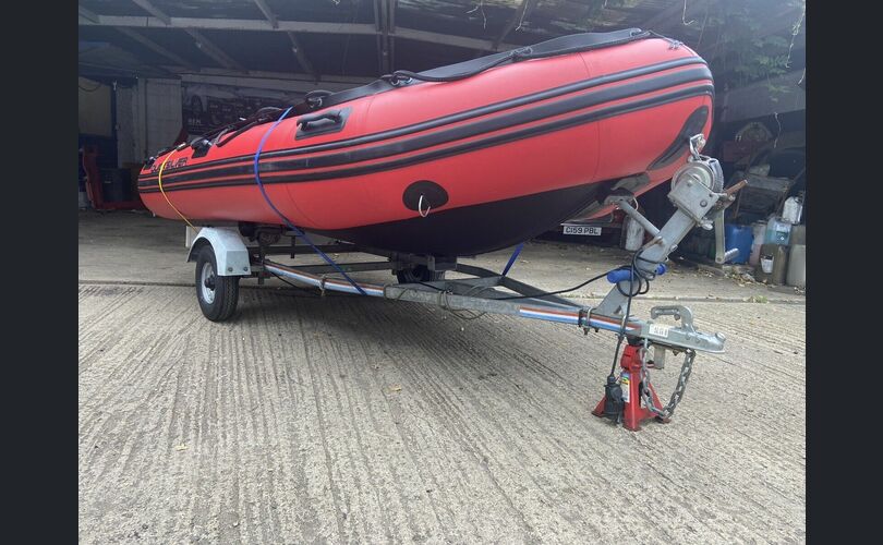 Quicksilver 2023 Rib Boat - 20 hv Mercury-perämoottori - Perävaunu-kuva-5